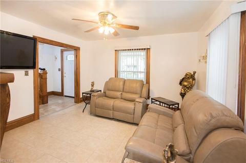 1963 E 30th St, Lorain, OH 44055 photo 7