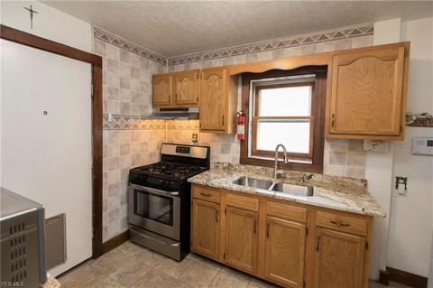 1963 E 30th St, Lorain, OH 44055 photo 14