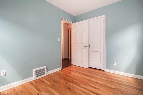 2442 E 35th St, Lorain, OH 44055 photo 12