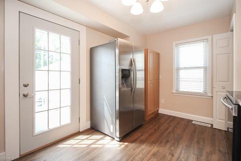 2442 E 35th St, Lorain, OH 44055 photo 9