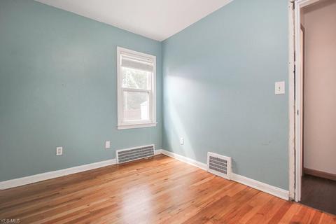 2442 E 35th St, Lorain, OH 44055 photo 11