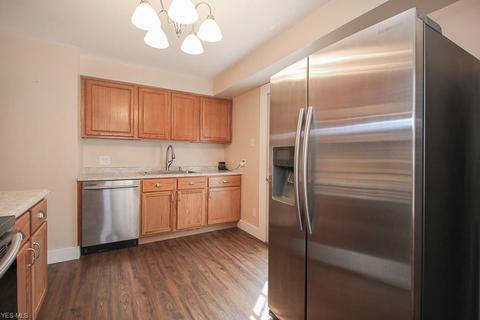 2442 E 35th St, Lorain, OH 44055 photo 7