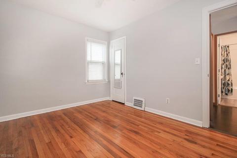 2442 E 35th St, Lorain, OH 44055 photo 15