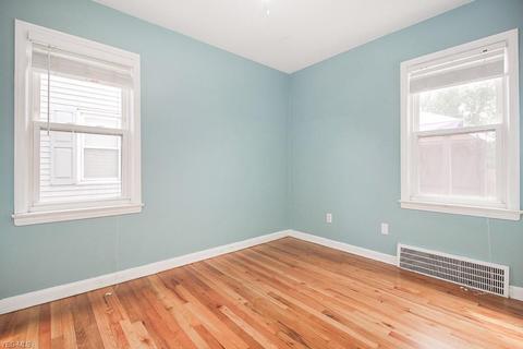 2442 E 35th St, Lorain, OH 44055 photo 10