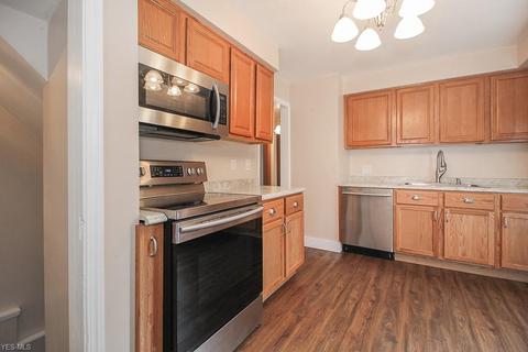 2442 E 35th St, Lorain, OH 44055 photo 6