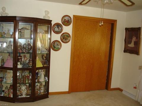 602 W Harvey St, Struthers, OH 44471 photo 10