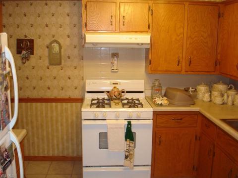 602 W Harvey St, Struthers, OH 44471 photo 7