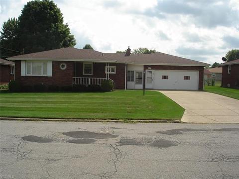 602 W Harvey St, Struthers, OH 44471 photo 1