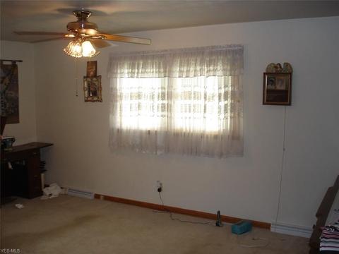 602 W Harvey St, Struthers, OH 44471 photo 8