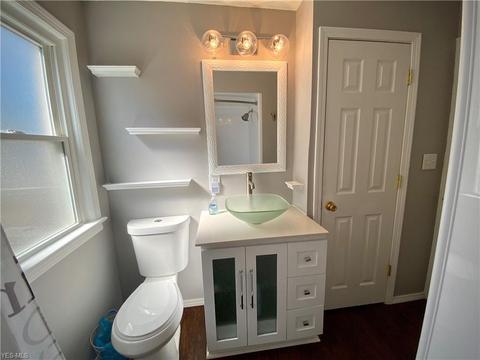 6202 Belmere Dr, Parma, OH 44129 photo 4