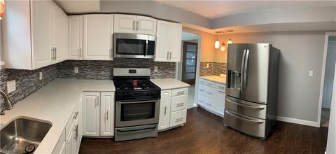 6202 Belmere Dr, Parma, OH 44129 photo 2
