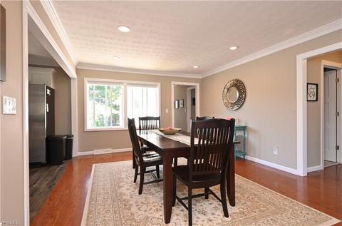 7585 Selwick Dr, Parma, OH 44129 photo 13