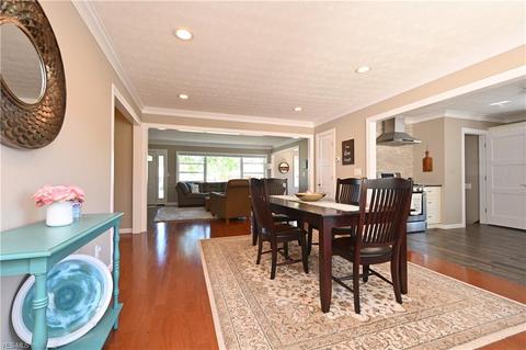 7585 Selwick Dr, Parma, OH 44129 photo 11