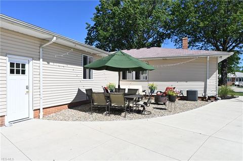 7585 Selwick Dr, Parma, OH 44129 photo 30