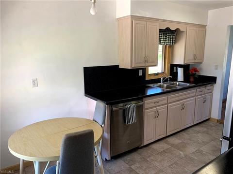 11575 Ronald Dr, Parma, OH 44130 photo 15