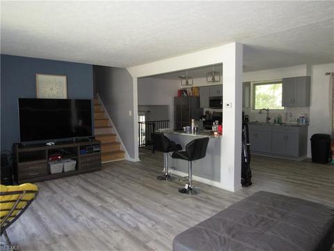 870 E Decker Dr, Seven Hills, OH 44131 photo 3