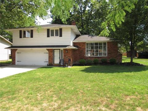 870 E Decker Dr, Seven Hills, OH 44131 photo 2