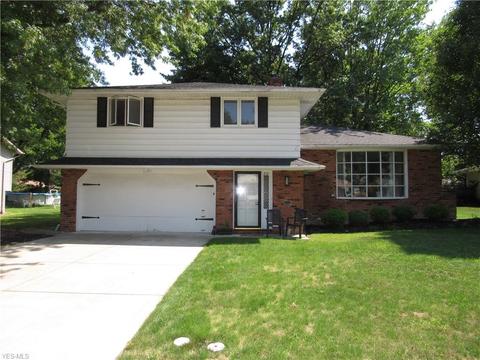 870 E Decker Dr, Seven Hills, OH 44131 photo 1
