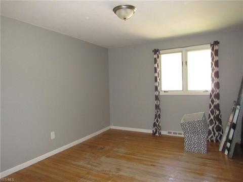 870 E Decker Dr, Seven Hills, OH 44131 photo 16