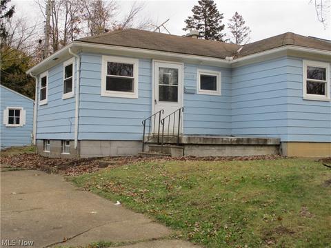 1010 Riverside Dr, Elyria, OH 44035 photo 1