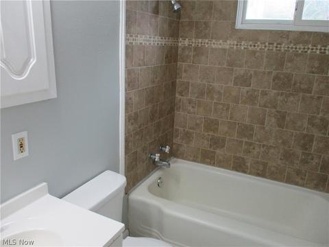 1010 Riverside Dr, Elyria, OH 44035 photo 11