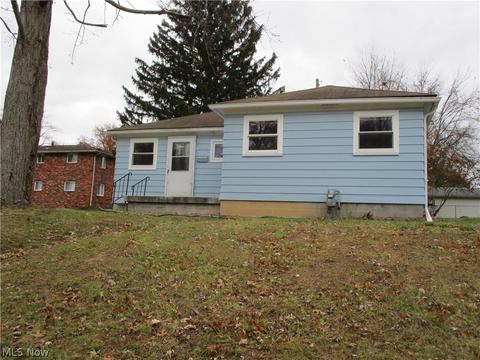 1010 Riverside Dr, Elyria, OH 44035 photo 2