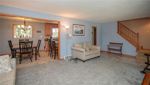 7635 Key West Dr, Parma, OH 44134 photo 5