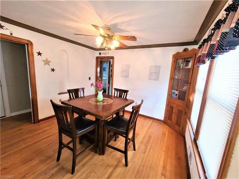 435 11th St, Elyria, OH 44035 photo 3