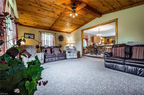 3994 Baum St SE, Canton, OH 44707 photo 9