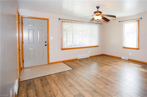 38 Hopewell Dr, Struthers, OH 44471 photo 5