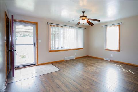 38 Hopewell Dr, Struthers, OH 44471 photo 4