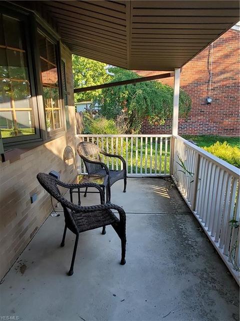 405 Windsor Dr, Elyria, OH 44035 photo 3