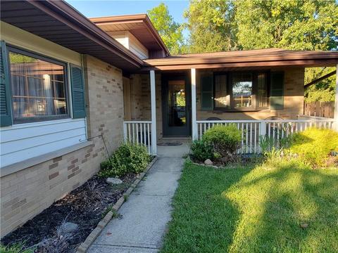 405 Windsor Dr, Elyria, OH 44035 photo 2