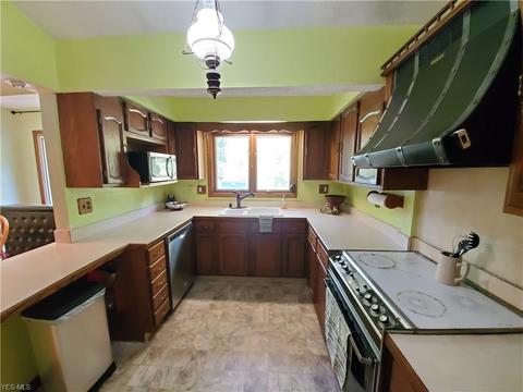 405 Windsor Dr, Elyria, OH 44035 photo 9