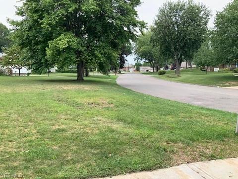 4214 Bellwood Dr NW, Canton, OH 44708 photo 3
