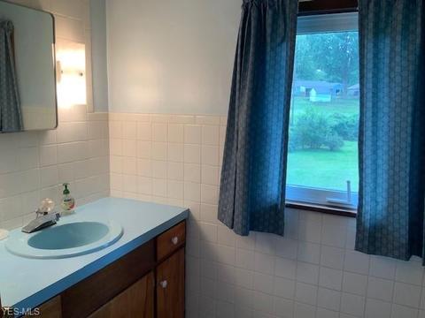4214 Bellwood Dr NW, Canton, OH 44708 photo 12
