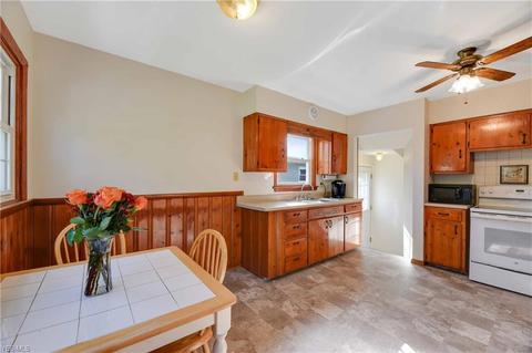709 Clark St, Elyria, OH 44035 photo 9