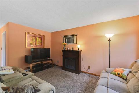 709 Clark St, Elyria, OH 44035 photo 7