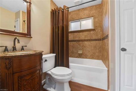 709 Clark St, Elyria, OH 44035 photo 16