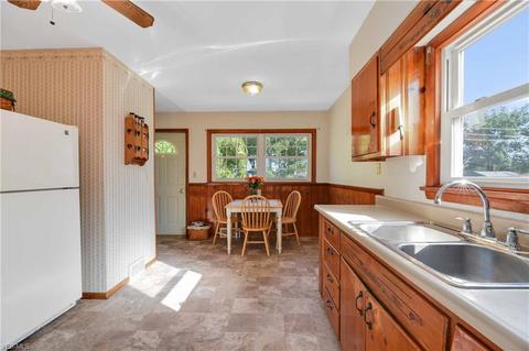 709 Clark St, Elyria, OH 44035 photo 10