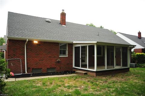304 E 243rd St, Euclid, OH 44123 photo 2
