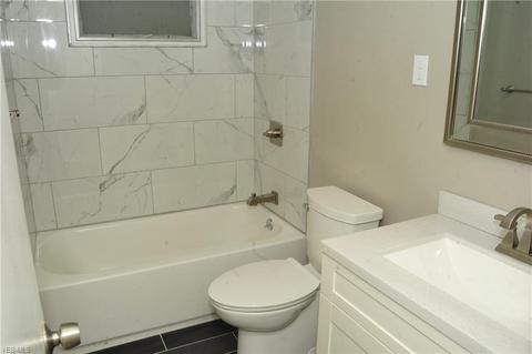 304 E 243rd St, Euclid, OH 44123 photo 8