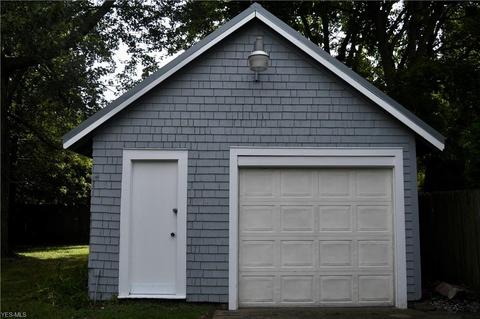504 Lyndon Ave, Ashtabula, OH 44004 photo 2