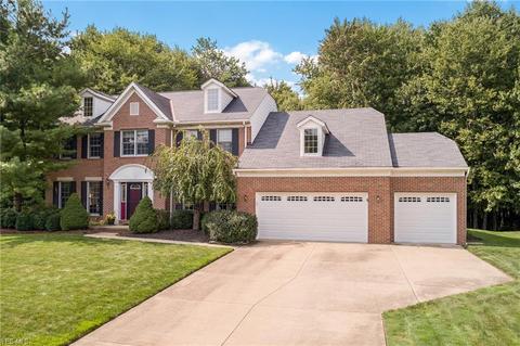 7201 Longview Dr, Solon, OH 44139 photo 2