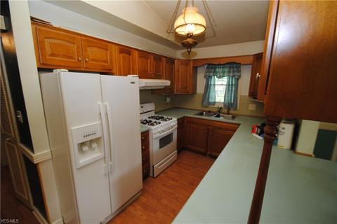376 Wallace Dr, Berea, OH 44017 photo 7
