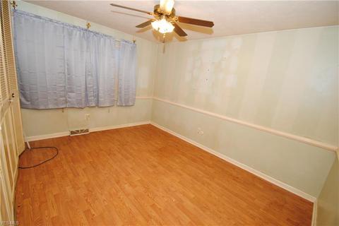 376 Wallace Dr, Berea, OH 44017 photo 8