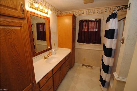 376 Wallace Dr, Berea, OH 44017 photo 11