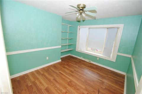 376 Wallace Dr, Berea, OH 44017 photo 10