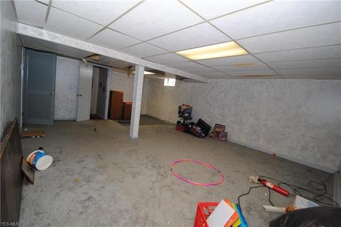 376 Wallace Dr, Berea, OH 44017 photo 12