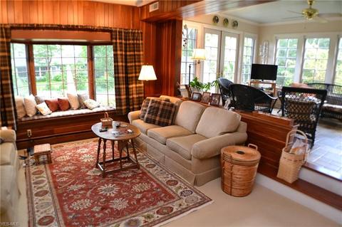 149 E 5th Ave, Berea, OH 44017 photo 7
